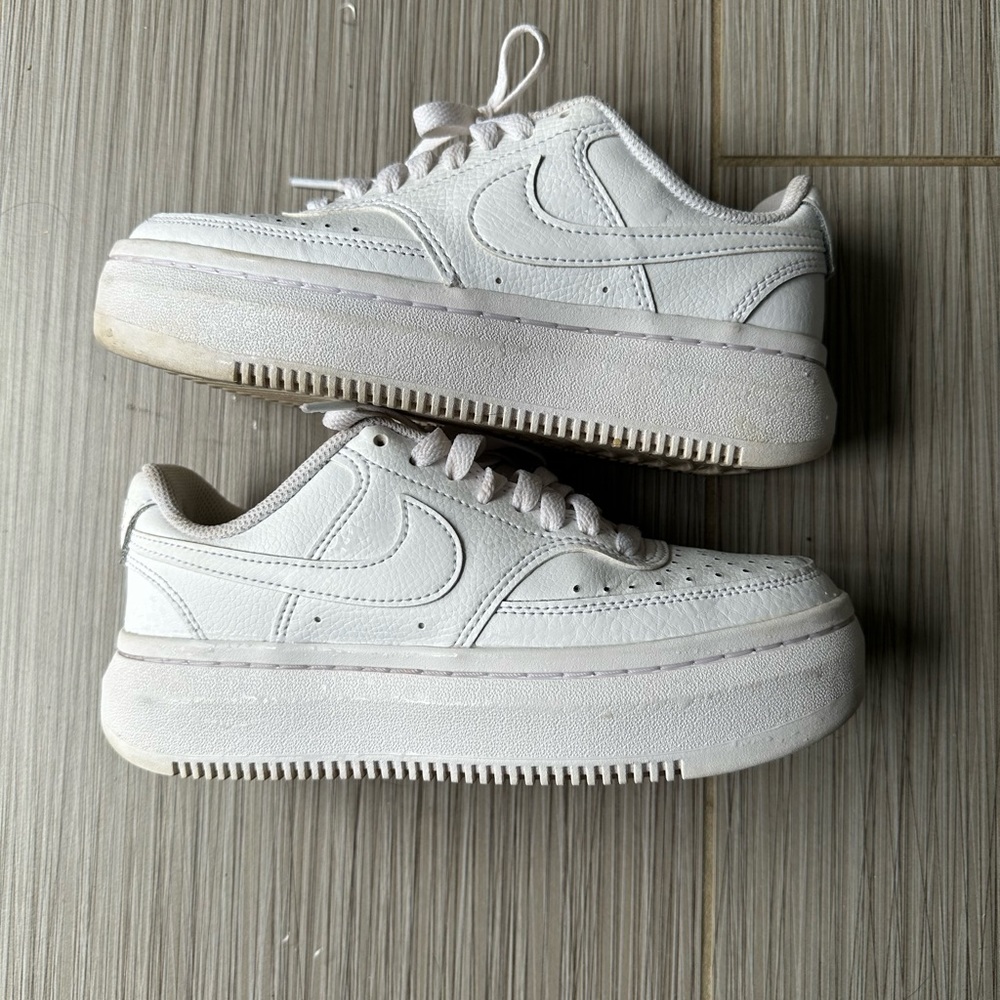 Nike Court Alta Sneaker